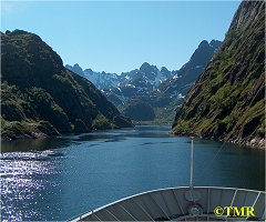 MS Narvik p veg inn Trollfjorden