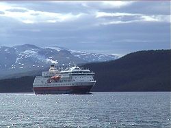 M/S Finnmarken ved Finnsnes