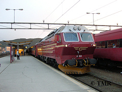 Di4.652 i tog 475